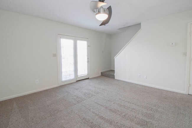 Building Photo - 2000 Tynewood Dr