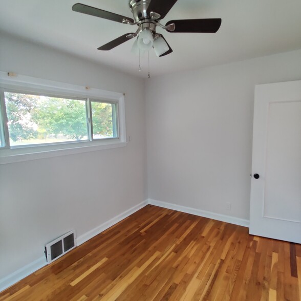 Building Photo - 3403 Woodland Ave