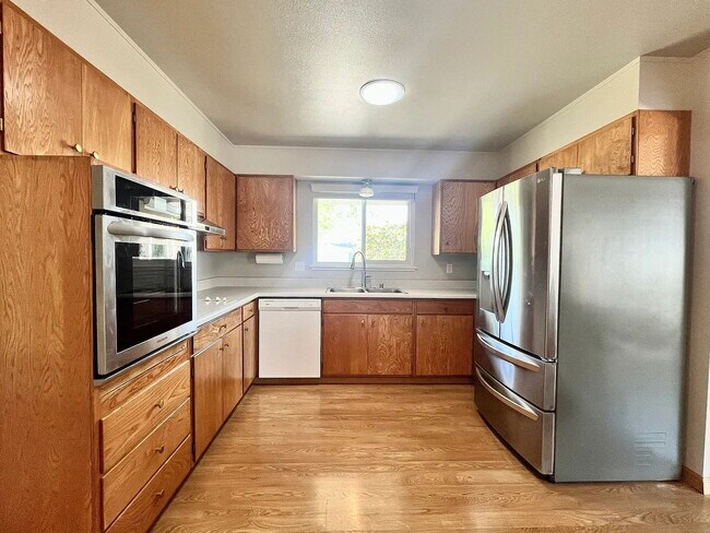 Building Photo - Prime San Jose Home with great backyard!