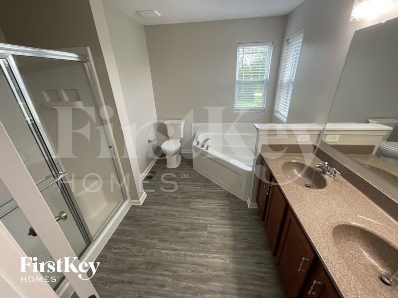 Building Photo - 1624 Rosemore Ln