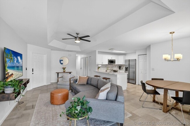 Building Photo - 3387 Commodore Ct