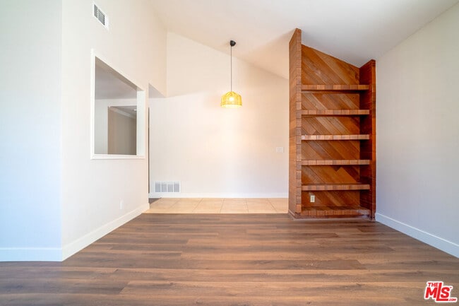 Building Photo - 233 Longfellow St