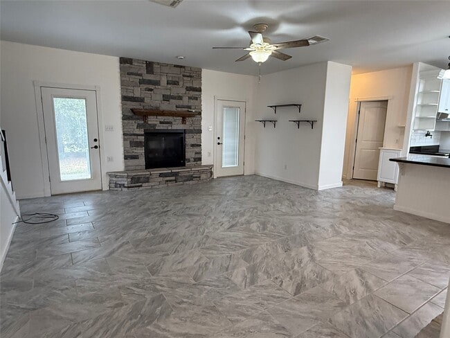 Building Photo - 1327 Kenney Hall Rd