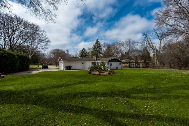 Building Photo - 2428 S Root River Pkwy