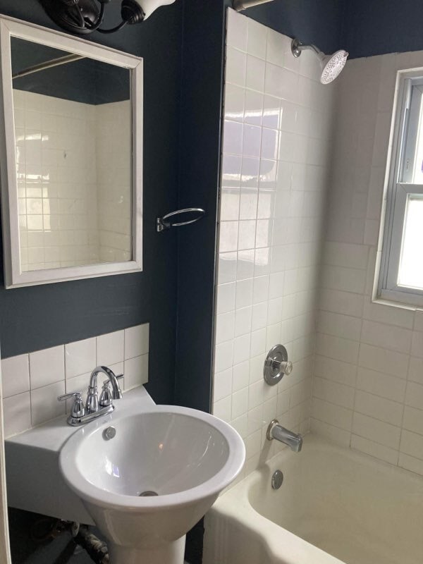 Building Photo - 954 Cleveland Ave S