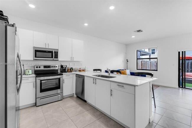 Building Photo - 11761 SW 245 Ter