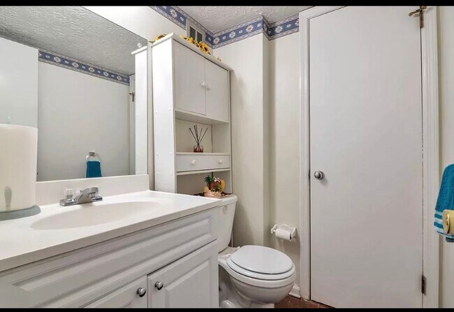 Building Photo - 103 Glen Acres Ct