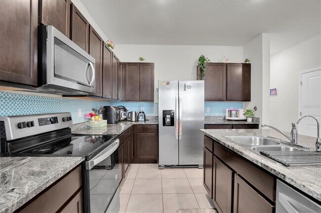 Building Photo - 2917 Suncoast Plains Dr