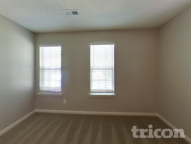 Building Photo - 2934 Hawick Commons Dr