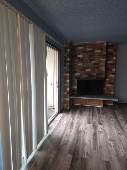 Building Photo - 4411 76th Ave W