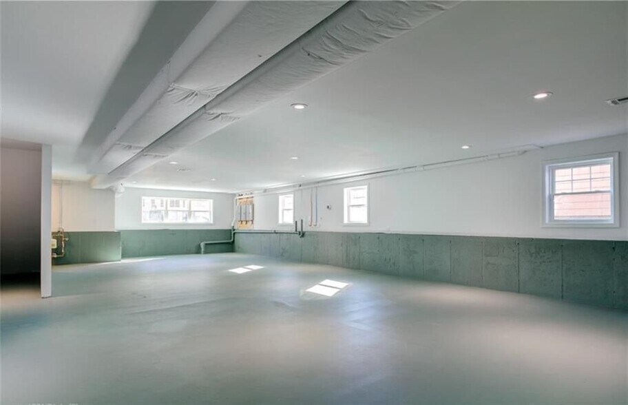 Building Photo - 17 Slocum St