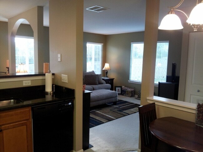 Building Photo - Lakemoor 2 Bedroom 2.5 Condo Coming in June!