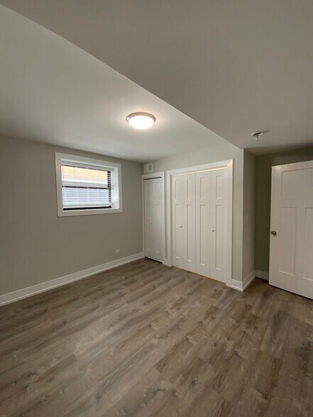 Building Photo - 1143 Maple Ave