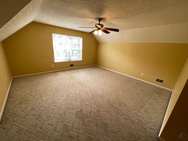 Building Photo - 3914 Stone Hollow Dr