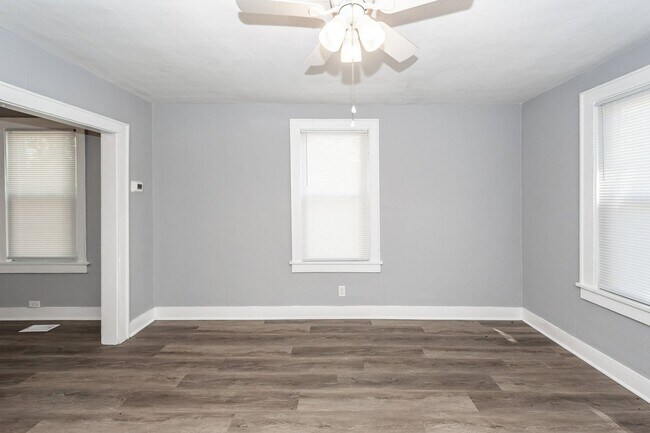 Building Photo - 3 Bedroom, 1 Bathroom Home in Dorchester Terrace - North Charleston