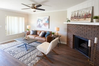 Building Photo - 1467 2320 S