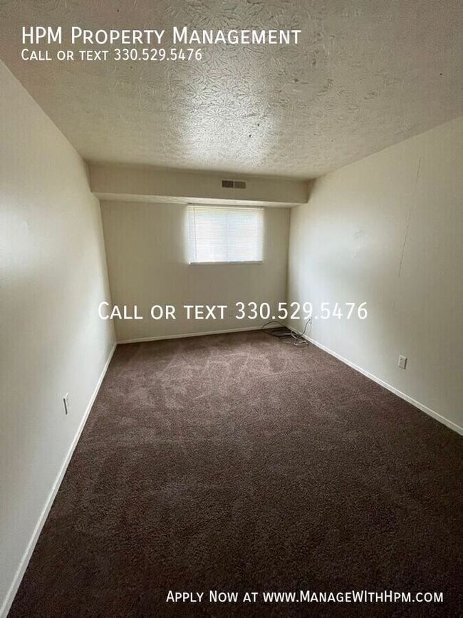 Building Photo - 841 SilverMeadow 102-