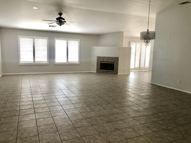 Building Photo - 78825 Zenith Way