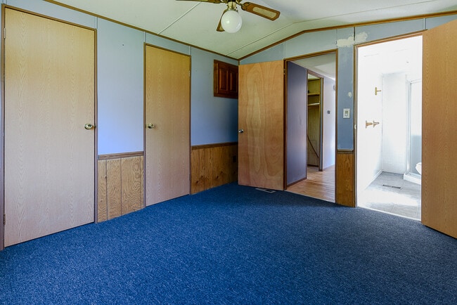 Building Photo - 16 Hilltop Dr