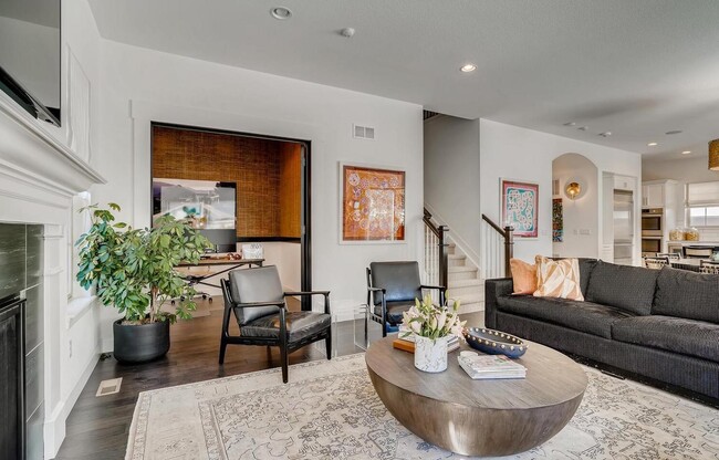 Building Photo - Executive & Modern 5BR/4BA Luxury Home. MO...
