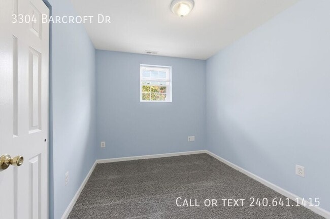 Building Photo - 3304 Barcroft Dr