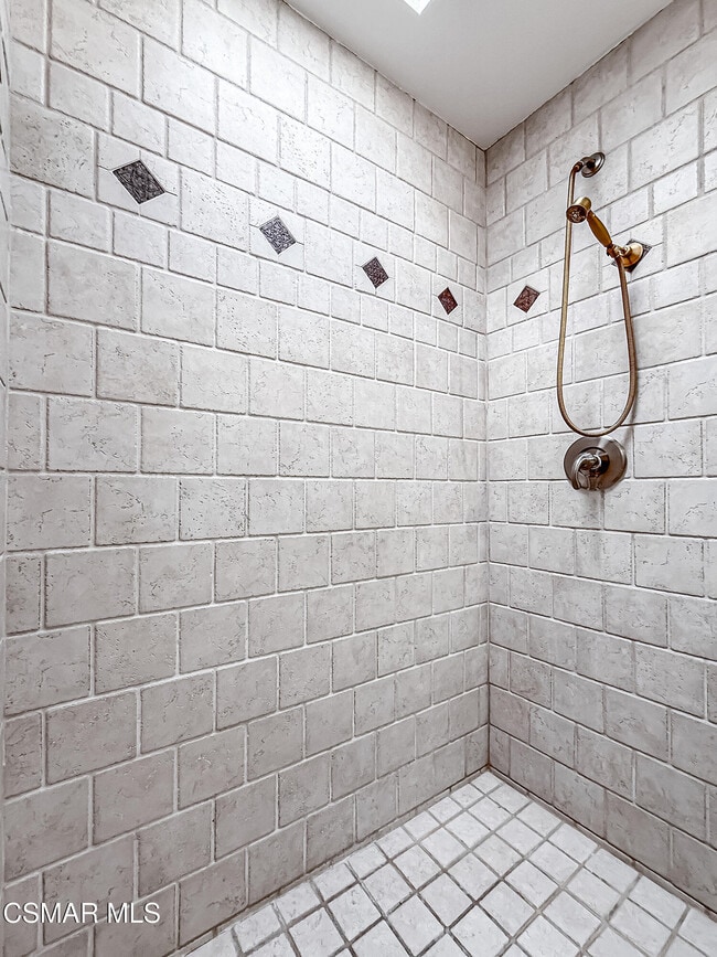 Building Photo - 4150 Lake Harbor Ln