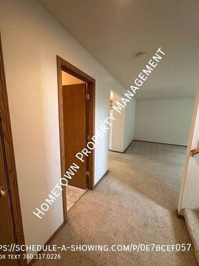 Building Photo - 8612 Sweetbrier Loop SE