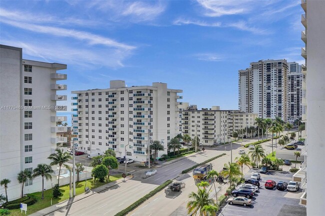 Building Photo - 1400 S Ocean Dr