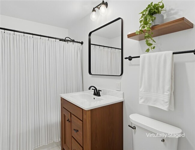 Building Photo - 999 Salmon Creek Rd