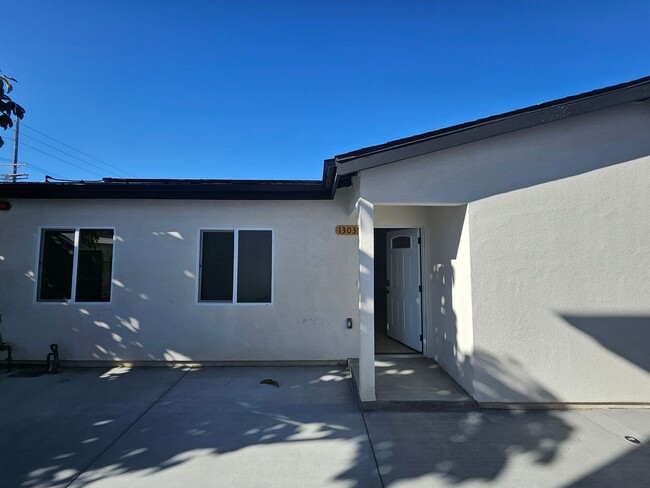 Building Photo - Goleta Properties