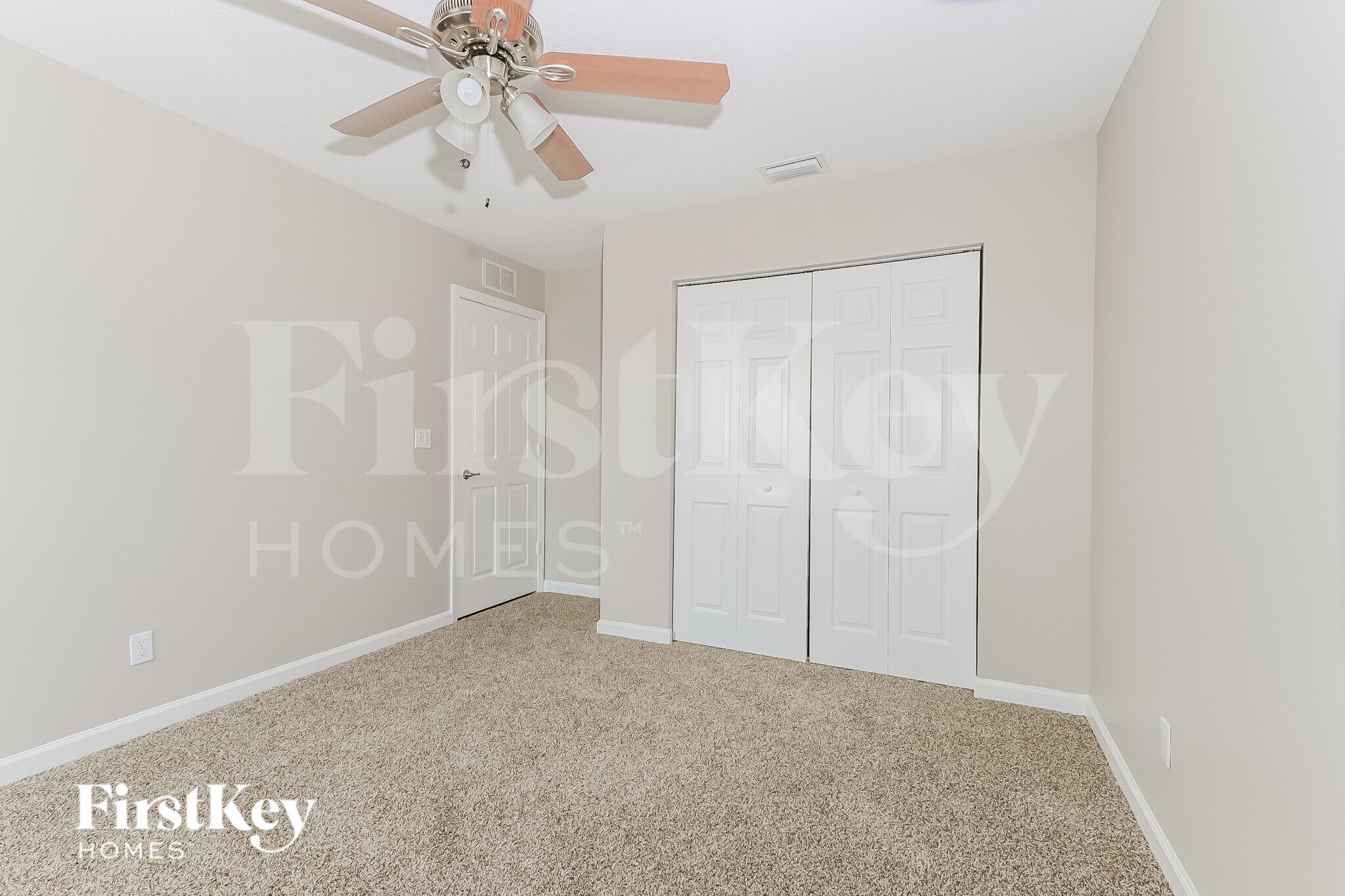 Building Photo - 122 SW Sea Lion Rd