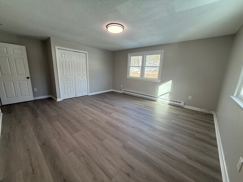 Building Photo - 735 Stafford Rd