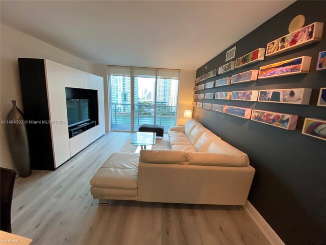 Building Photo - 2 br, 2 bath Condo - 325 S Biscayne Blvd A...