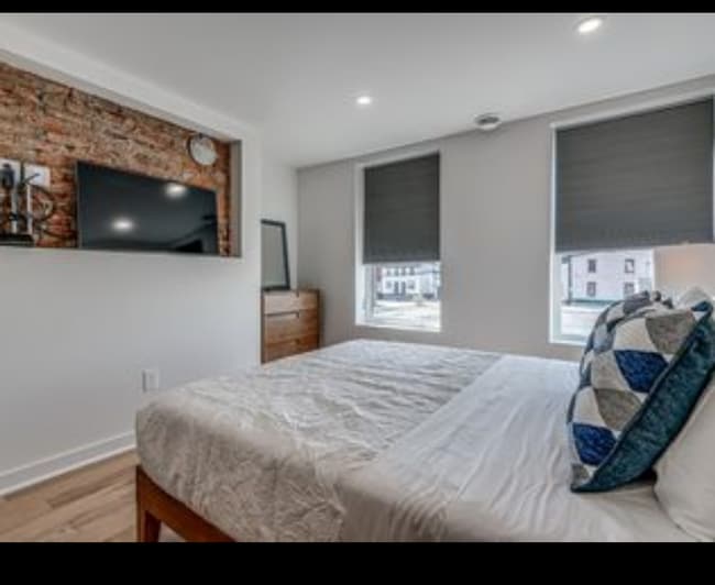 Building Photo - Madison Ave