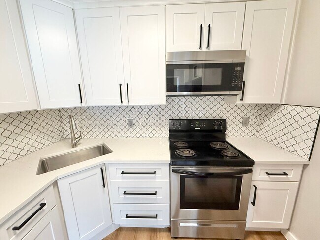 Building Photo - Meridian Apartments