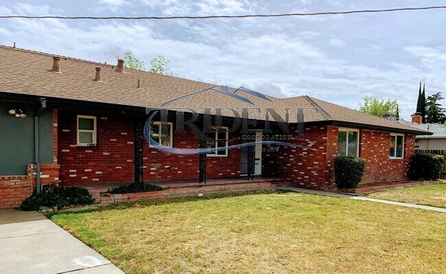 Building Photo - 685 N Barrett Rd