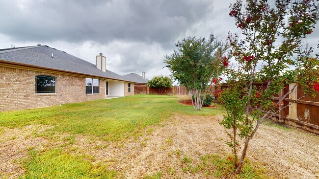 Building Photo - Unique opportunity to rent till June 30, 2...