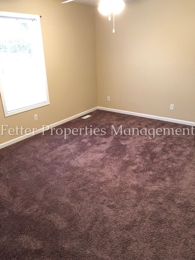 Building Photo - 3 Bedroom Newburgh Home!!