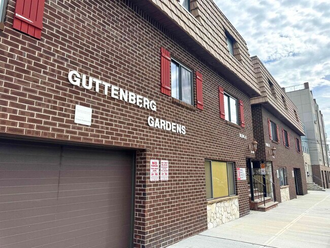 Primary Photo - 78 69th St