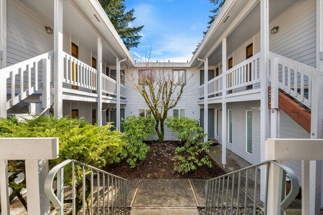 Building Photo - 1461 Rainier Court