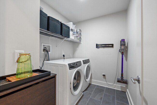 Building Photo - 240 Salem St