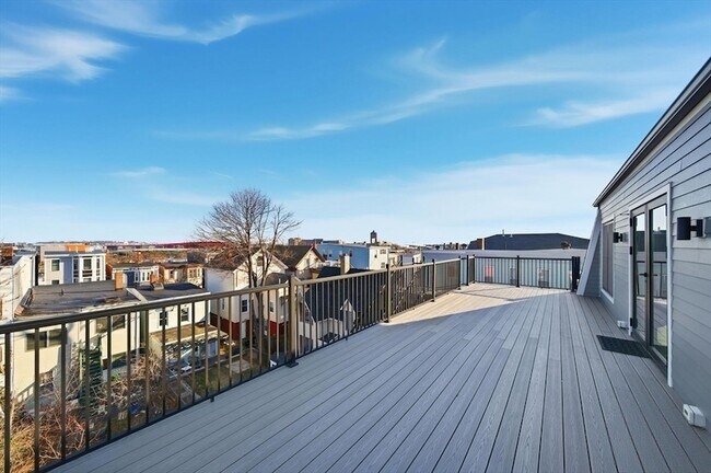 Building Photo - 238 Webster St