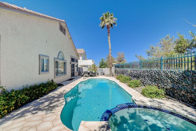 Building Photo - QUALITY FULLY FURNISHED SEVEN HILLS HOME WITH A PRIVATE POOL AND SPA