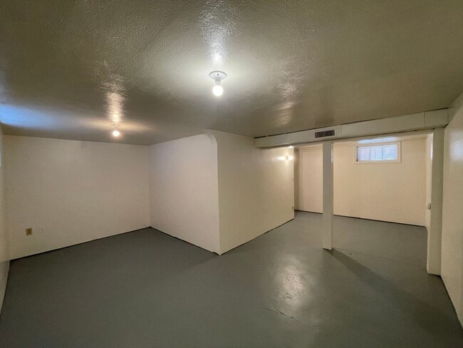 Building Photo - Shadle Area