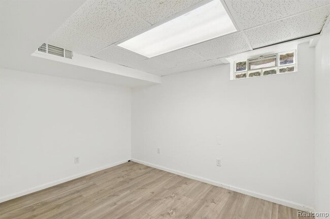Building Photo - 19211 Birwood St