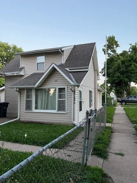 Building Photo - 2227 Avenue G