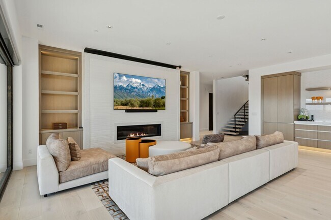 Building Photo - 3404 Wapiti Cyn Rd