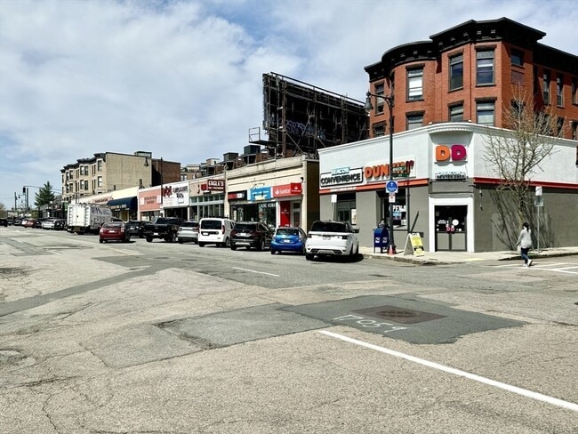 Building Photo - 48 Strathmore Rd