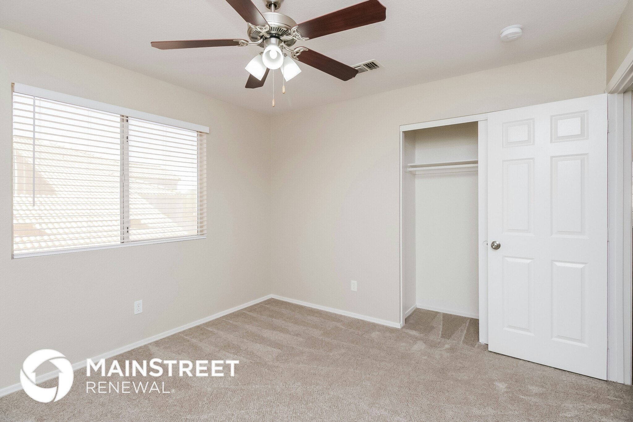 Building Photo - 9547 E Impala Ave