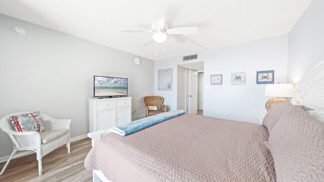 Building Photo - 7205 Thomas Dr